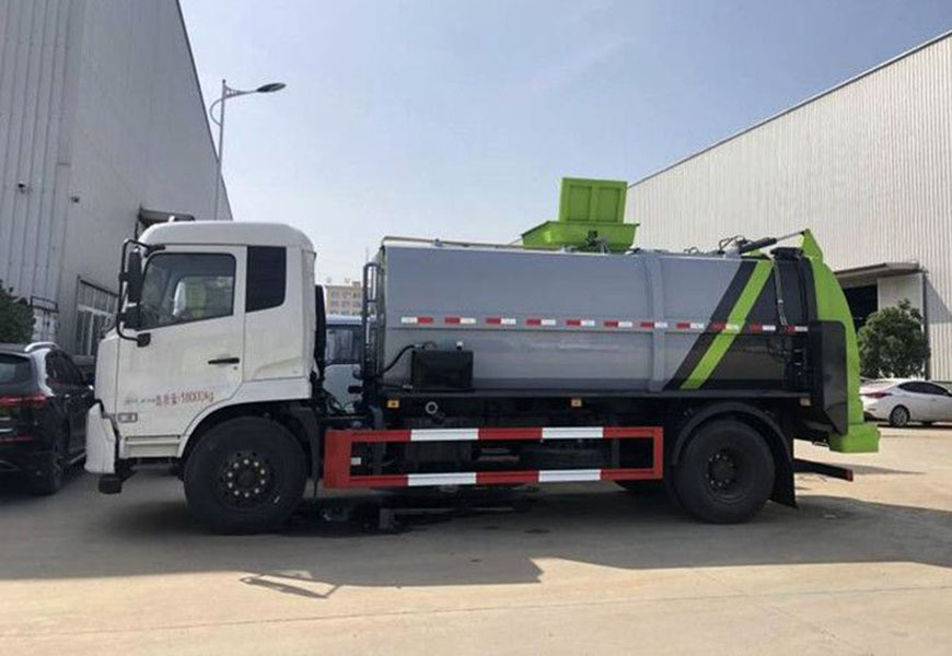 東風(fēng)天錦餐廚垃圾車(chē)圖片