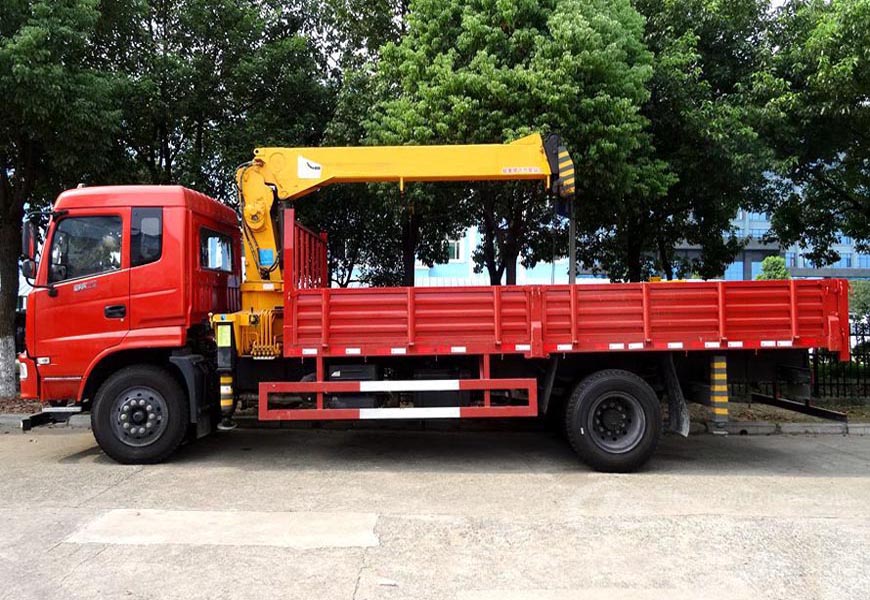 東風(fēng)單橋6.3噸隨車吊底盤(pán)